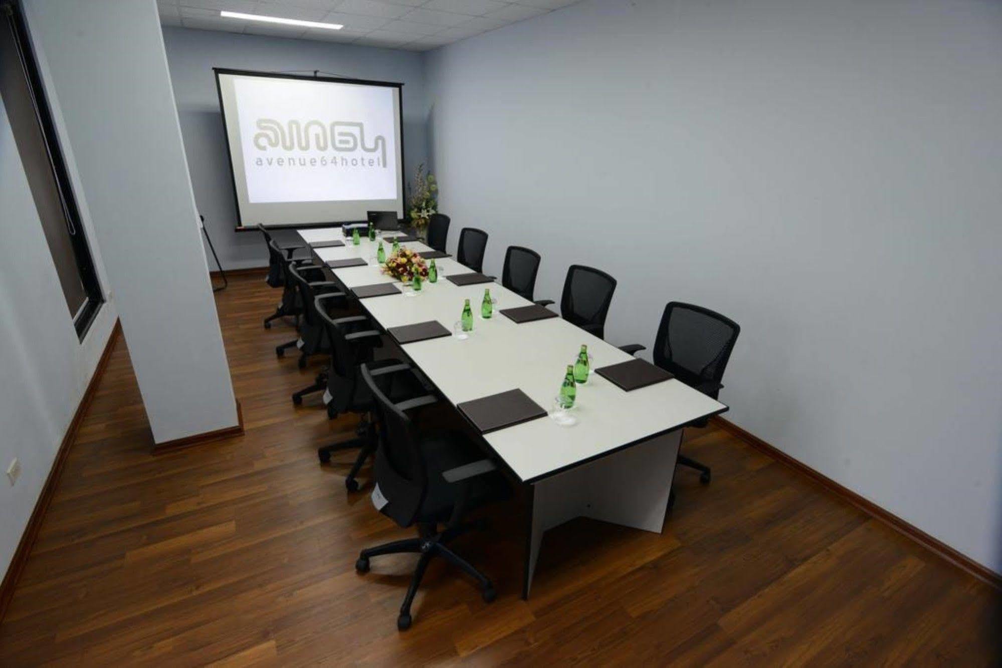 Avenue 64 Hotel Yangon Exteriör bild